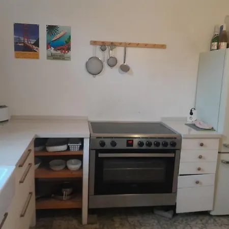 Charming House With Garden And Wood Stove 公寓