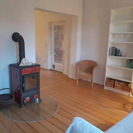 Charming House With Garden And Wood Stove 公寓